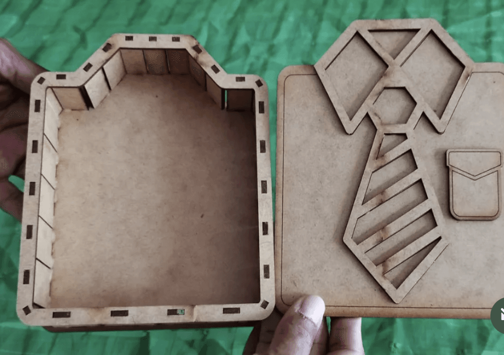 Caja Camisa de Madera, vista principal