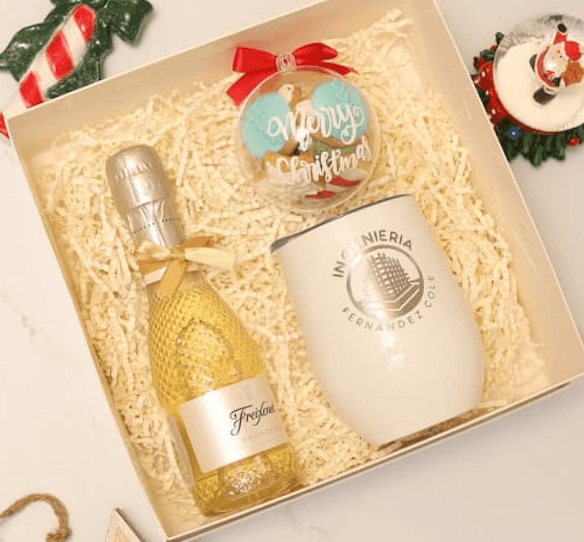 Kit festivo con mini espumoso y vaso térmico, vista principal
